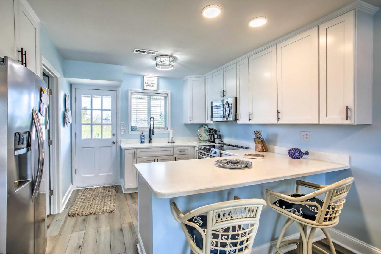 Coastal Oasis With Decks Walk To Holden Beach! Экстерьер фото